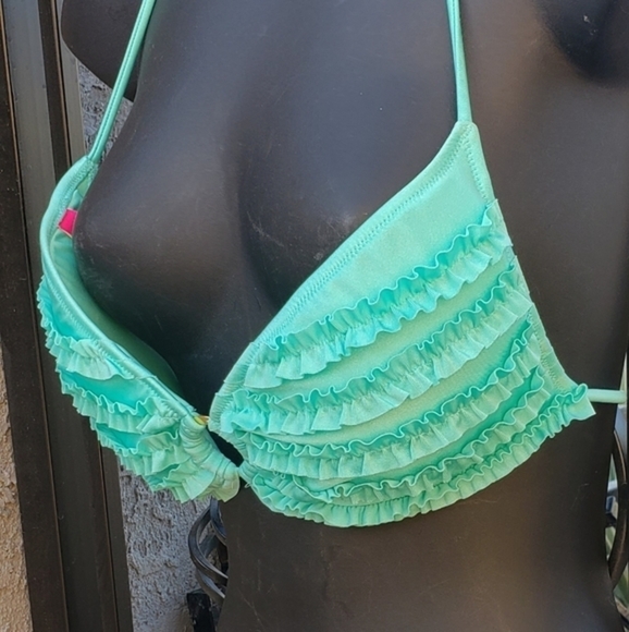 Victoria's Secret - Picture 2 of 8